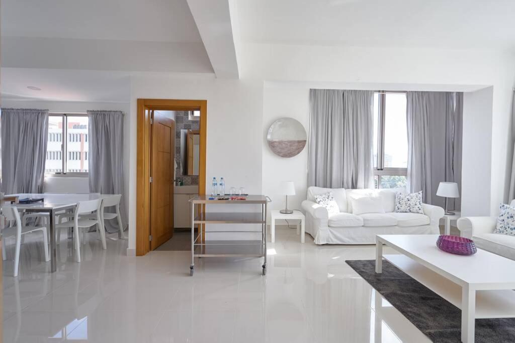 Escape Apartments, Balcony, Pool & Gym In La Julia سانتو دومينجو المظهر الخارجي الصورة